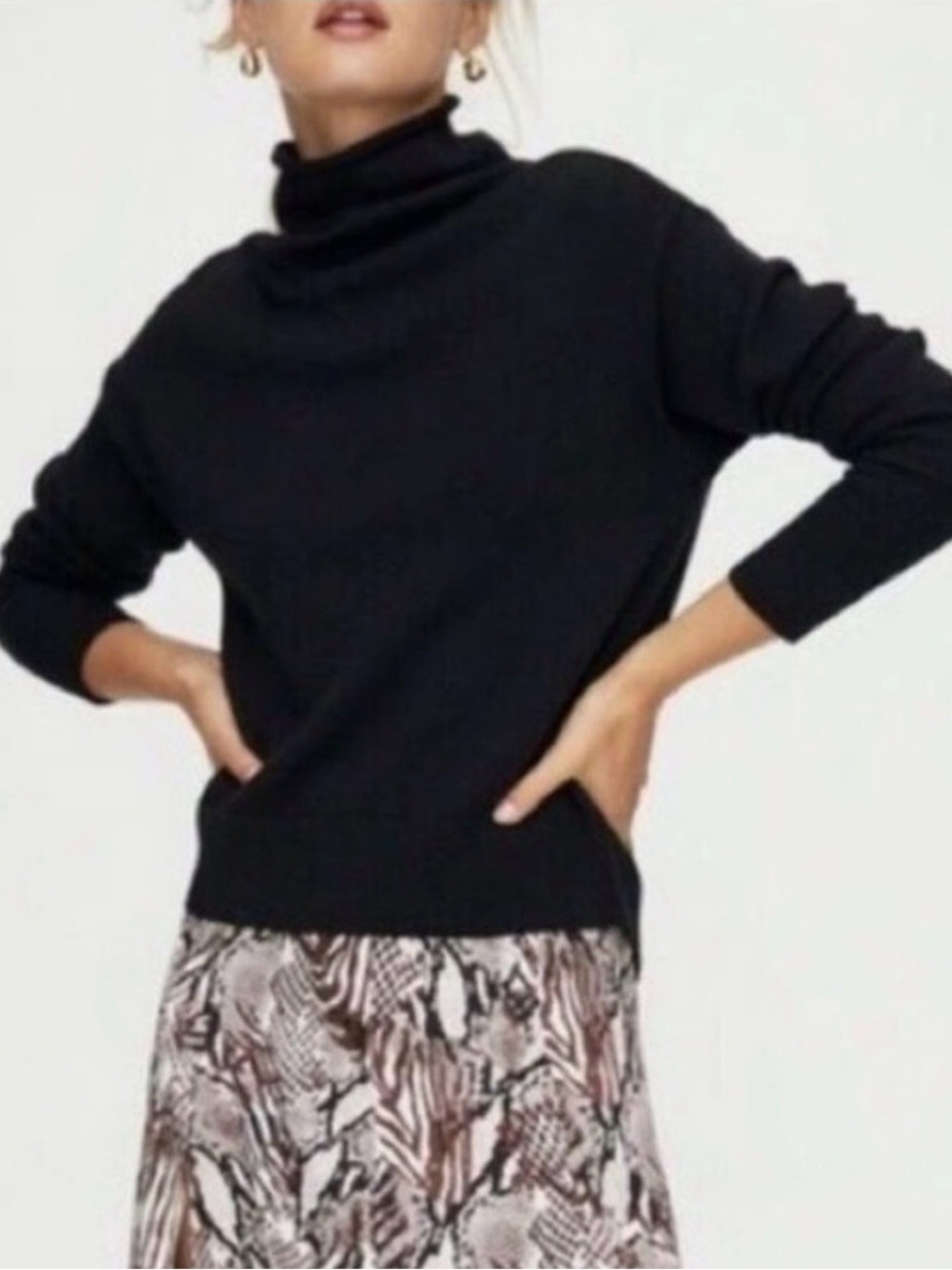 Aritzia Wilfred Cyprie Mock Neck 100%
Merino Wool Sweater